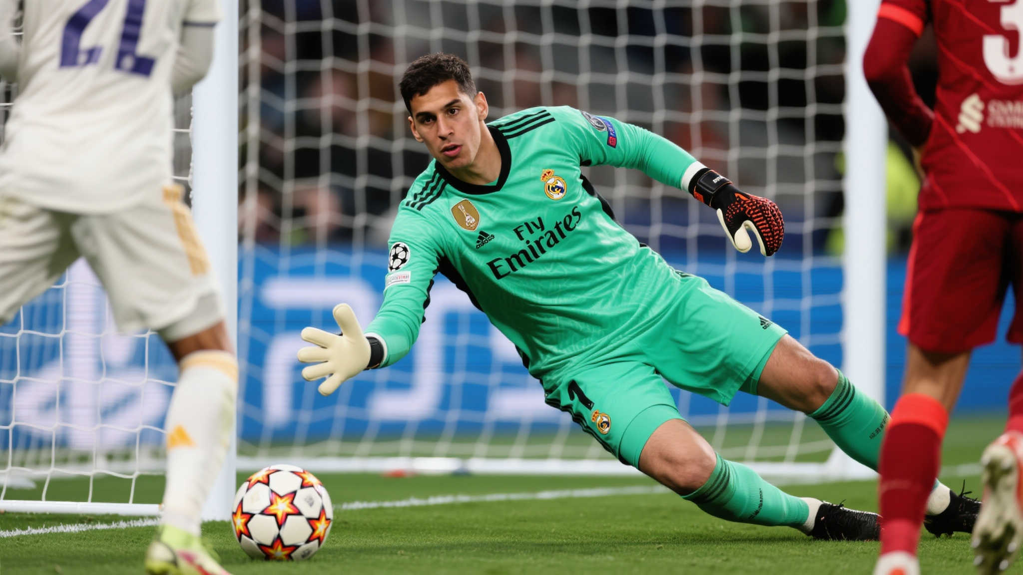 2024-25赛季欧冠扑救王：库尔图瓦52次高居榜首